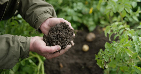 20211222-news-release-carbon-farming-soil